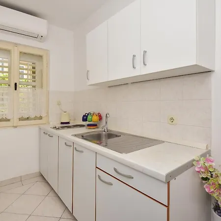 Apartmani Mira Sumic Podgora Exterior photo