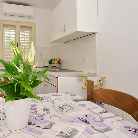 Apartmani Mira Sumic Podgora Exterior photo