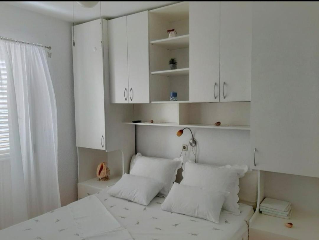 Apartment Mira Sumic